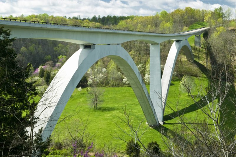 Puente Natchez Trace Parkway en Tennessee